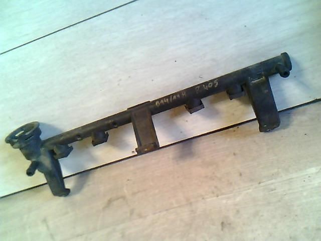 bontott PEUGEOT 405 Porlasztó Sor / Híd