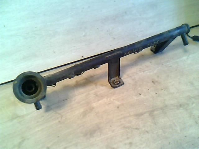 bontott PEUGEOT 405 Porlasztó Sor / Híd