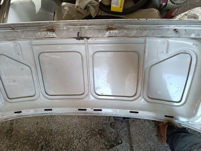 bontott PEUGEOT 405 Csomagtérajtó (Részeivel)