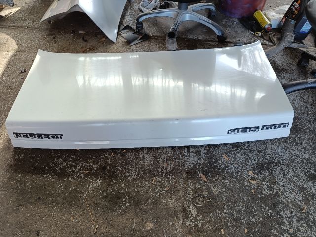 bontott PEUGEOT 405 Csomagtérajtó (Részeivel)