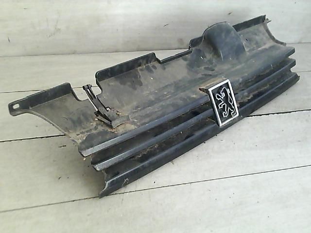 bontott PEUGEOT 405 Hűtőrács