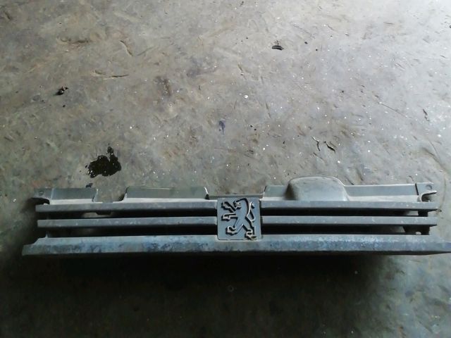 bontott PEUGEOT 405 Hűtőrács