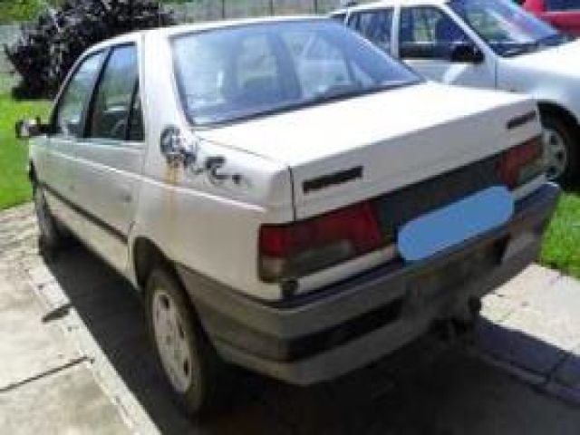 bontott PEUGEOT 405 Jobb hátsó Ablak