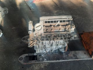 bontott PEUGEOT 406 Motor (Fűzött blokk hengerfejjel)