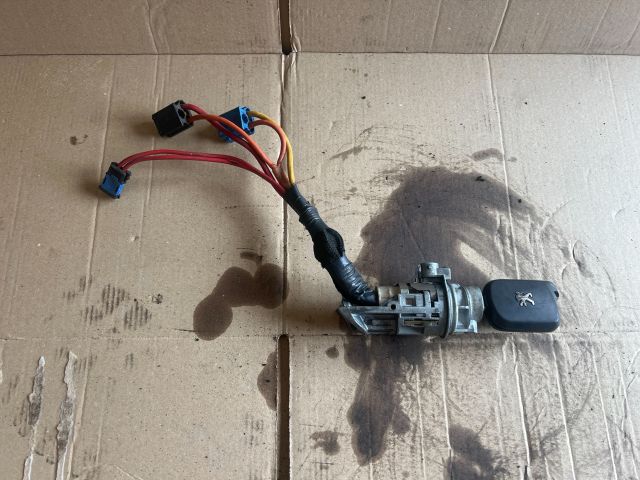 bontott PEUGEOT 406 Gyújtáskapcsoló Házzal