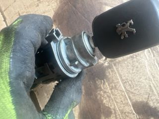 bontott PEUGEOT 406 Gyújtáskapcsoló Házzal