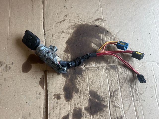 bontott PEUGEOT 406 Gyújtáskapcsoló Házzal