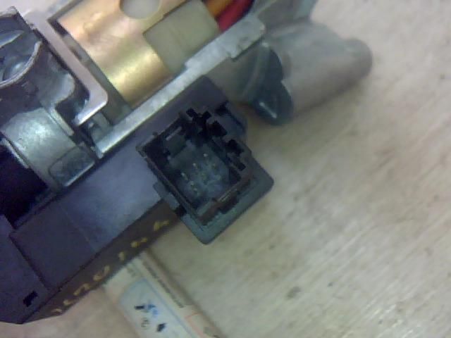 bontott PEUGEOT 406 Gyújtáskapcsoló Házzal