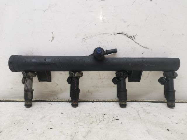 bontott PEUGEOT 406 Porlasztó Sor / Híd