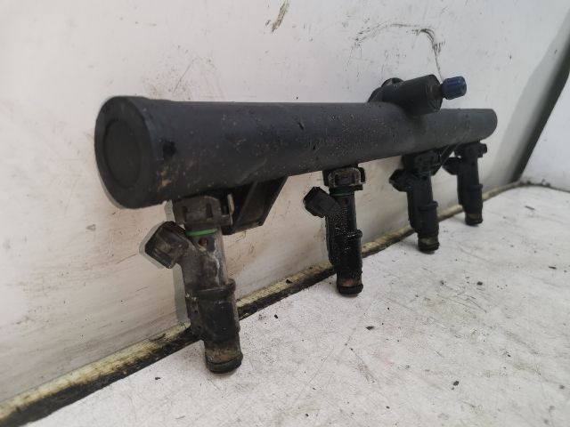 bontott PEUGEOT 406 Porlasztó Sor / Híd