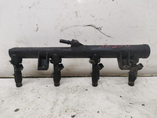 bontott PEUGEOT 406 Porlasztó Sor / Híd