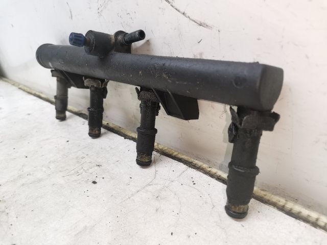 bontott PEUGEOT 406 Porlasztó Sor / Híd