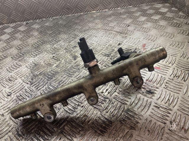 bontott PEUGEOT 406 Közösnyomócső