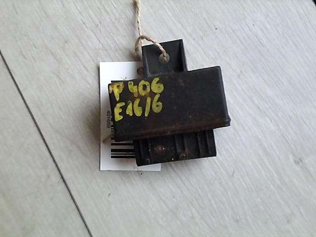 bontott PEUGEOT 406 Üzemanyag Szivattyú Relé