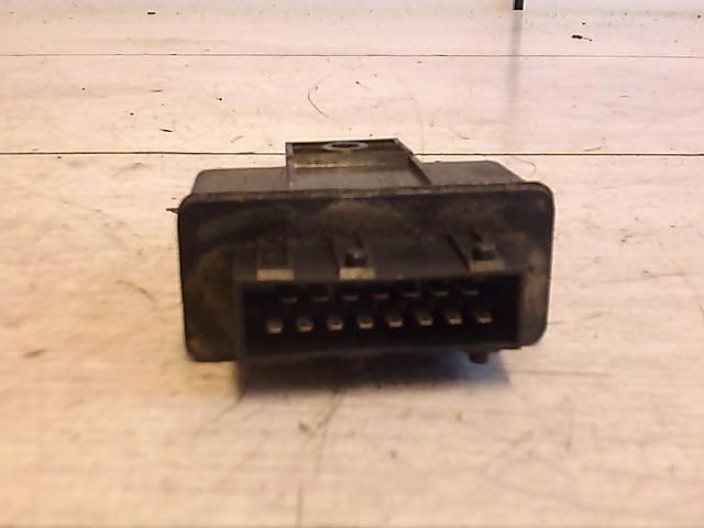 bontott PEUGEOT 406 Üzemanyag Szivattyú Relé