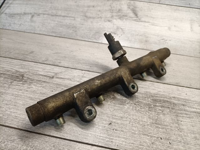 bontott PEUGEOT 406 Közösnyomócső