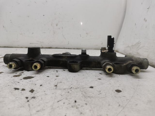 bontott PEUGEOT 406 Közösnyomócső