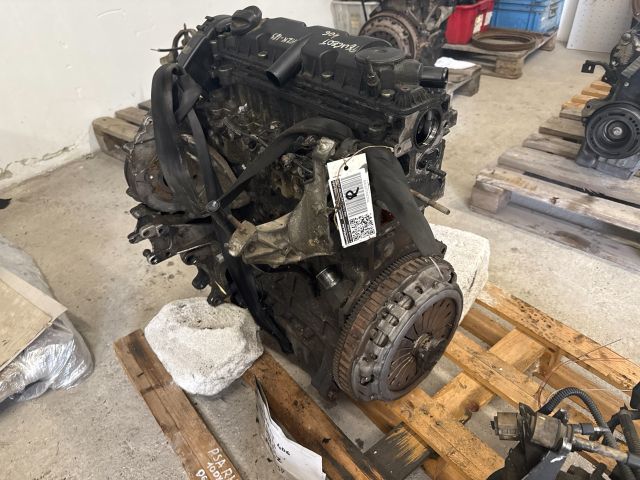 bontott PEUGEOT 406 Motor (Fűzött blokk hengerfejjel)