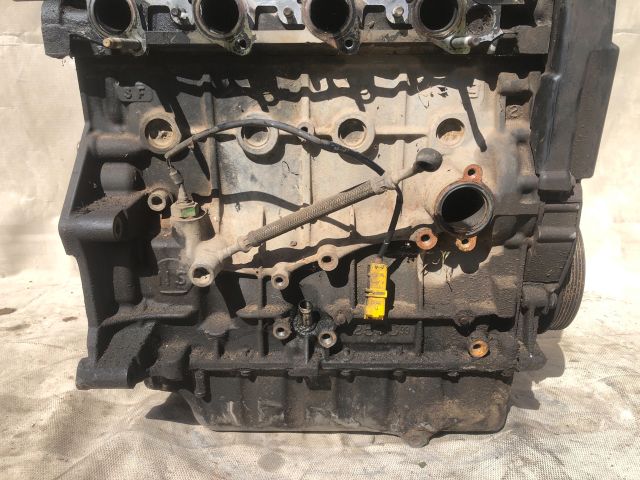 bontott PEUGEOT 406 Motor (Fűzött blokk hengerfejjel)