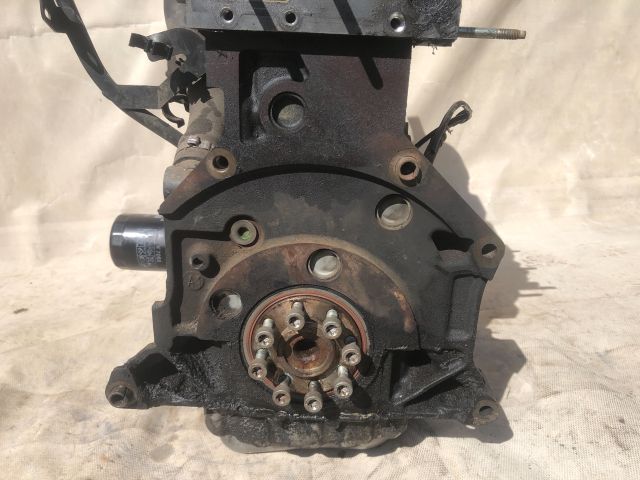 bontott PEUGEOT 406 Motor (Fűzött blokk hengerfejjel)