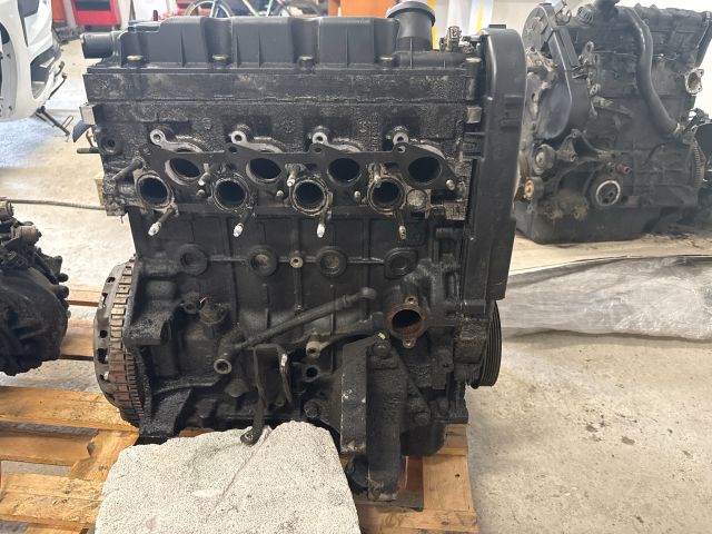 bontott PEUGEOT 406 Motor (Fűzött blokk hengerfejjel)