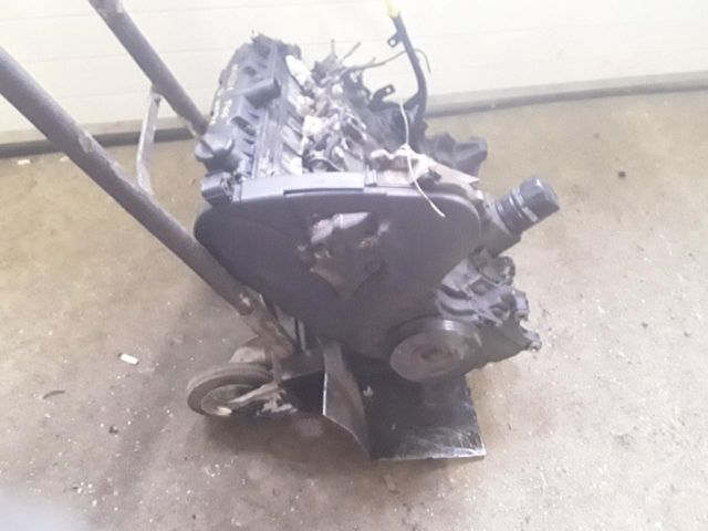 bontott PEUGEOT 406 Motor (Fűzött blokk hengerfejjel)