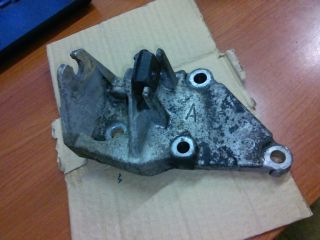 bontott PEUGEOT 406 Motor Tartó Bak (Fém)