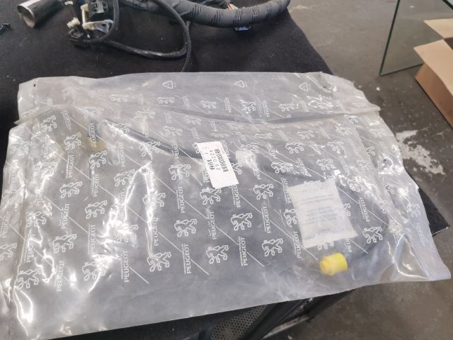 bontott PEUGEOT 406 Szervócső