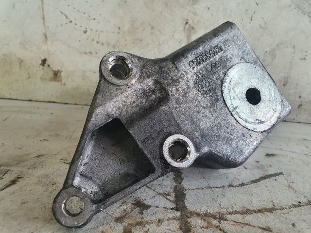 bontott PEUGEOT 406 Motor Tartó Bak (Fém)