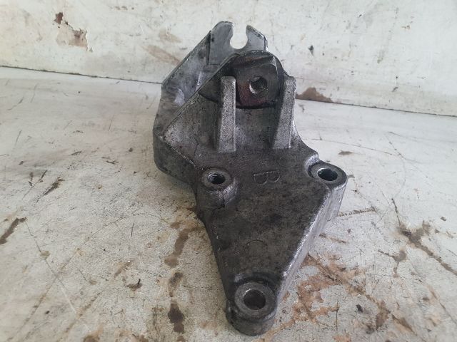 bontott PEUGEOT 406 Motor Tartó Bak (Fém)