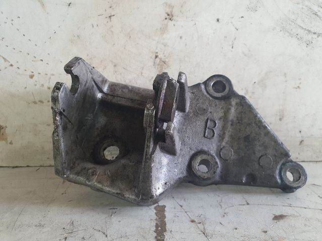 bontott PEUGEOT 406 Motor Tartó Bak (Fém)