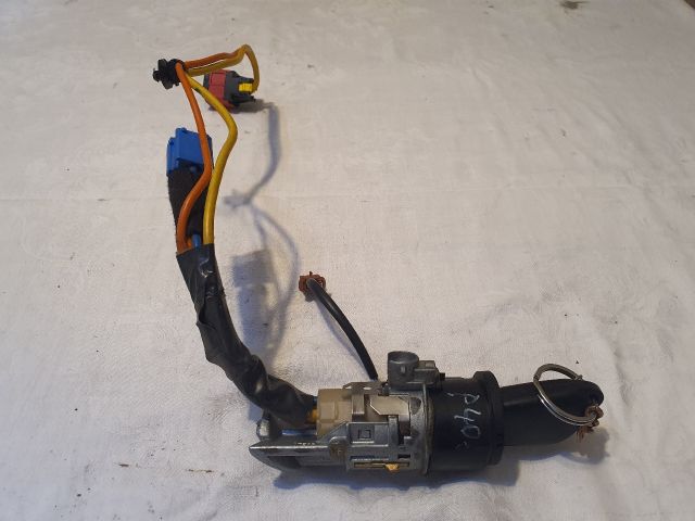 bontott PEUGEOT 406 Gyújtáskapcsoló Házzal