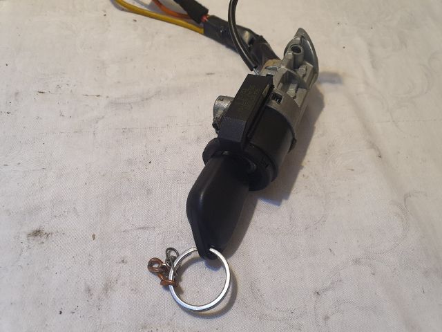 bontott PEUGEOT 406 Gyújtáskapcsoló Házzal