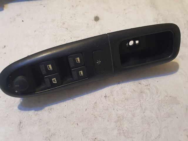 bontott PEUGEOT 406 Ablakemelő és Tükör Kapcsoló