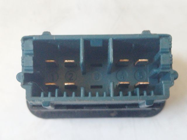 bontott PEUGEOT 406 Ablakemelő Kapcsoló Szett