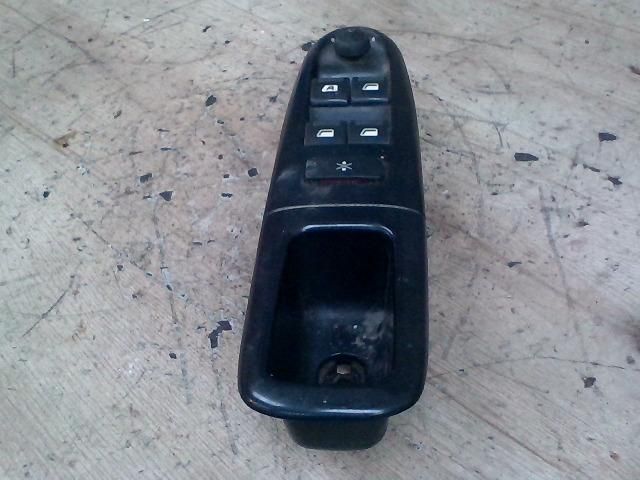 bontott PEUGEOT 406 Bal első Ablakemelő Kapcsoló