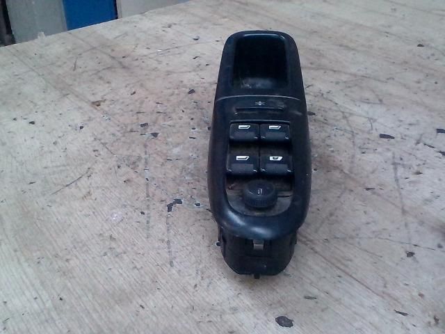 bontott PEUGEOT 406 Bal első Ablakemelő Kapcsoló