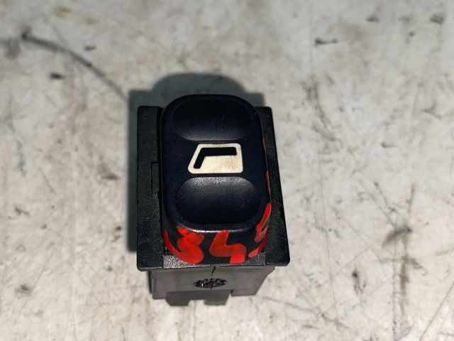 bontott PEUGEOT 406 Bal hátsó Ablakemelő Kapcsoló