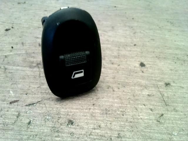 bontott PEUGEOT 406 Bal hátsó Ablakemelő Kapcsoló