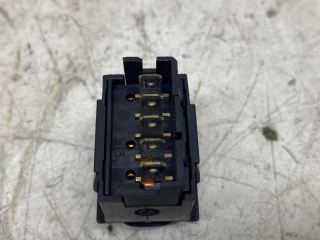 bontott PEUGEOT 406 Bal hátsó Ablakemelő Kapcsoló