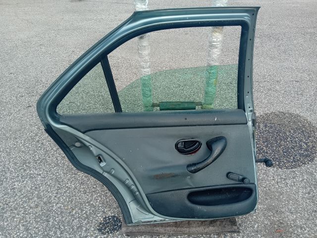 bontott PEUGEOT 406 Bal hátsó Ajtó (Részeivel)