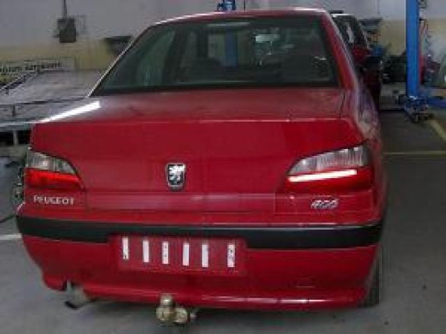 bontott PEUGEOT 406 Bal hátsó Hosszlengőkar