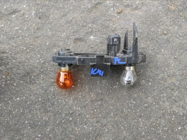 bontott PEUGEOT 406 Bal Hátsó Lámpa Foglalat