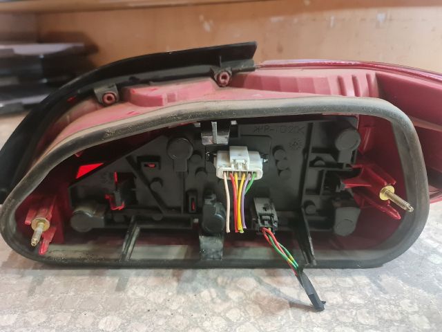 bontott PEUGEOT 406 Bal Hátsó Lámpa