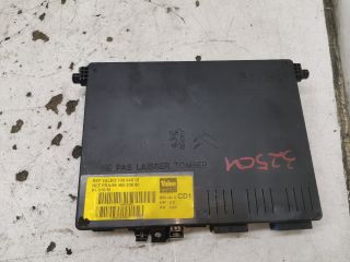 bontott PEUGEOT 406 Biztosítéktábla Utastér