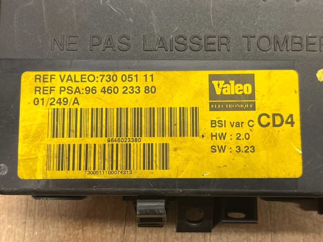 bontott PEUGEOT 406 Biztosítéktábla Utastér