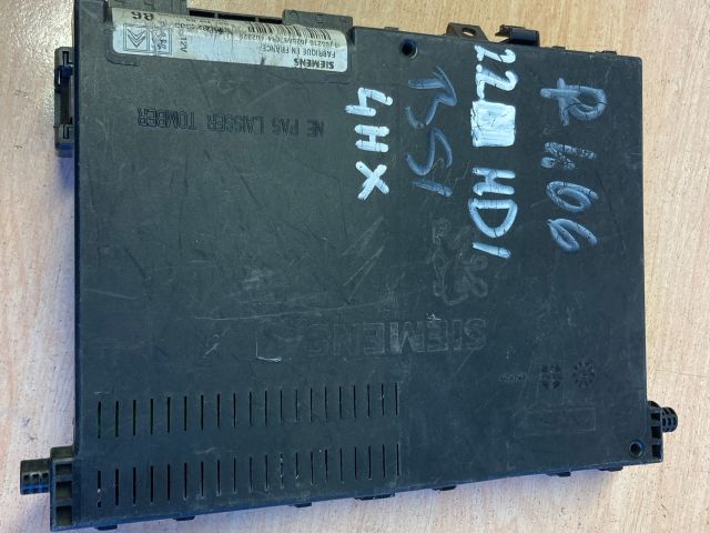 bontott PEUGEOT 406 Biztosítéktábla Utastér