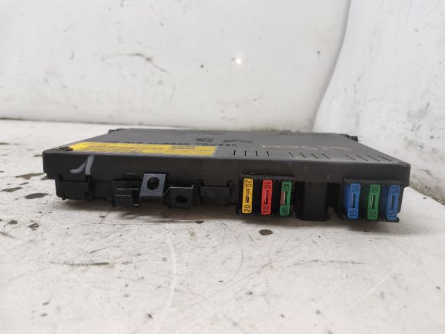 bontott PEUGEOT 406 Biztosítéktábla Utastér