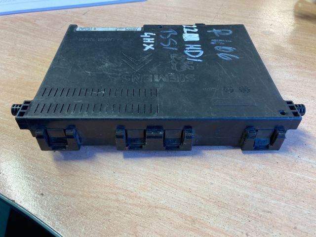 bontott PEUGEOT 406 Biztosítéktábla Utastér