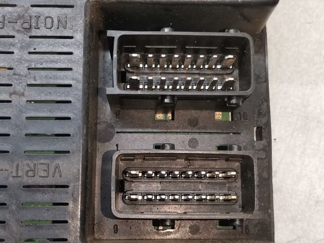 bontott PEUGEOT 406 Biztosítéktábla Utastér